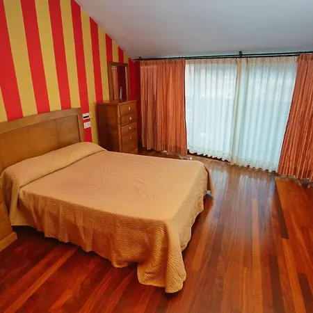 Сasa de vacaciones Casa Clara, Acogedora En El Centro Del Pueblo